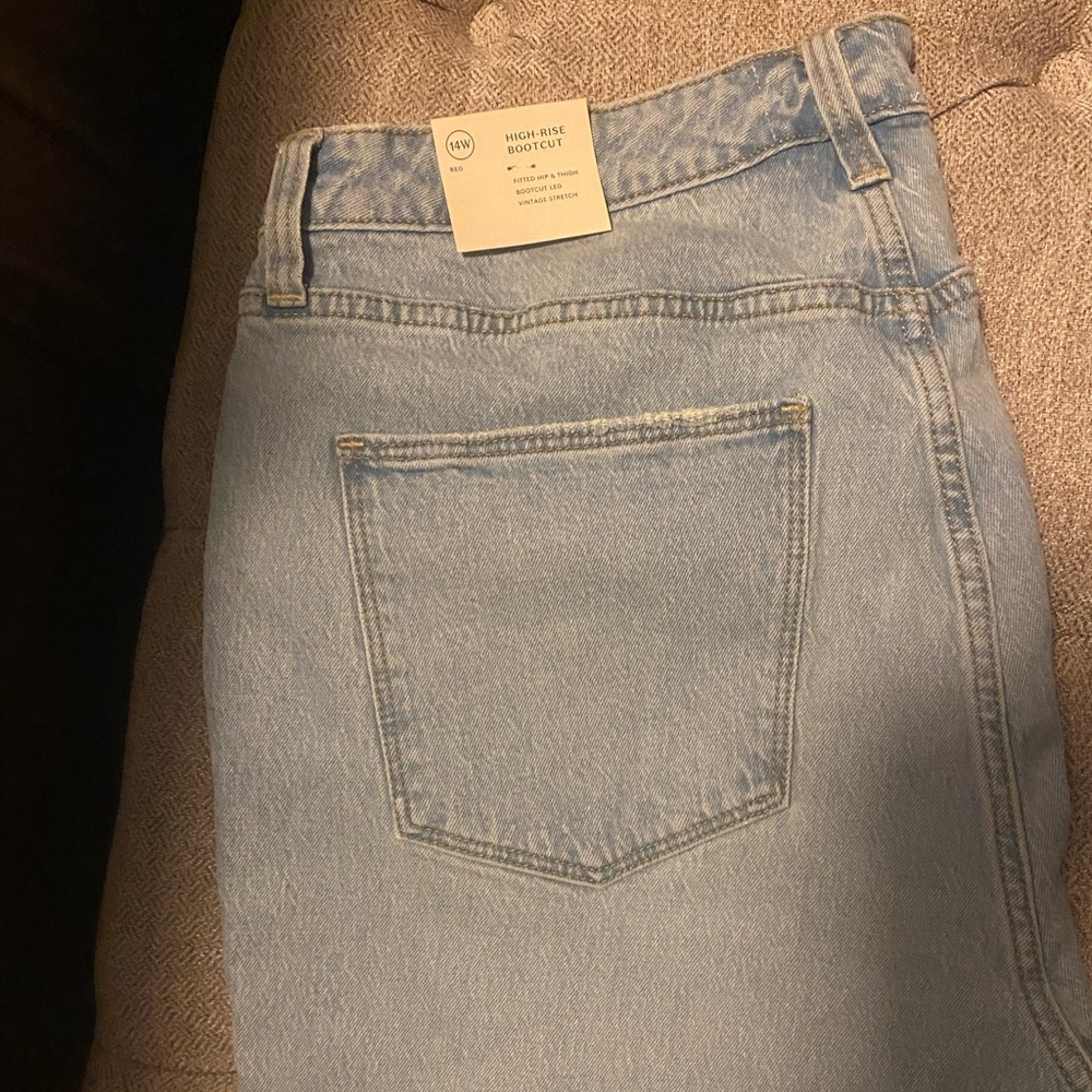 Vintage Stretch. High Rise Bootcut - Picture 4 of 5